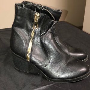Vintage Black Guess Leather Boots Size 9
